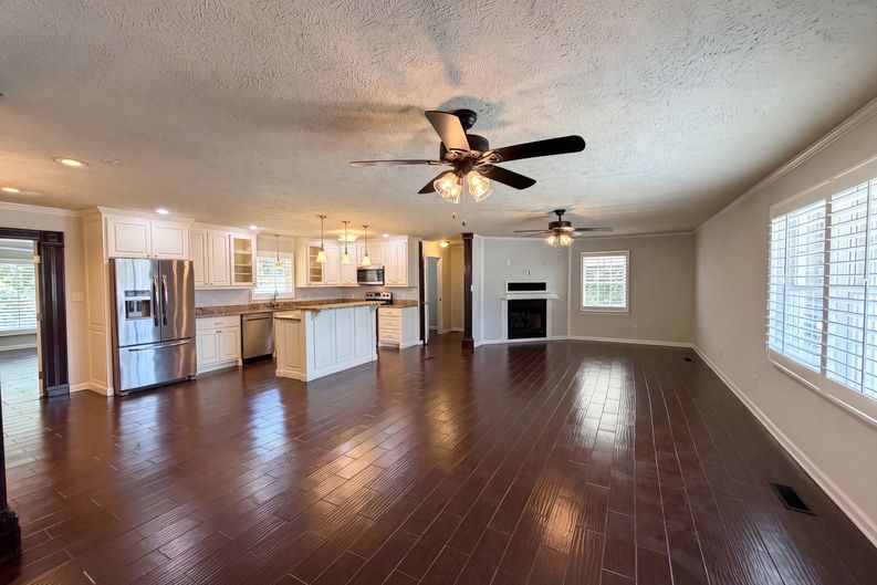 Photo 7 of 17 of 5416 Shipman Rd, Hope Mills, NC
