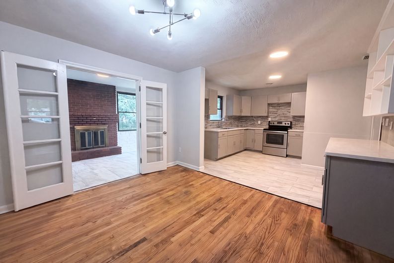 Photo 6 of 16 of 6309 Pine Cove Ln, Jacksonville, FL