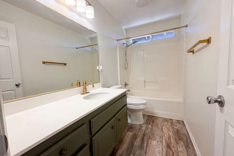 Photo 9 of 20 of 22125 Country Hills Dr, Wildomar, CA