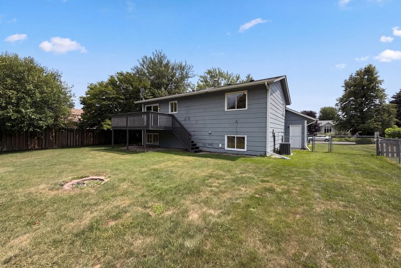 Photo 5 of 25 of 4289 159th Ct W, Rosemount, MN