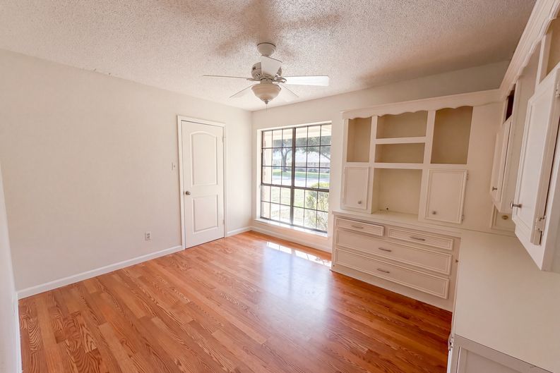Photo 17 of 22 of 203 Frost Creek Ave, Groesbeck, TX