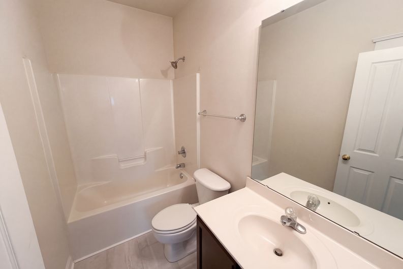 Photo 8 of 18 of 3926 Wilgrove Way Dr, Charlotte, NC