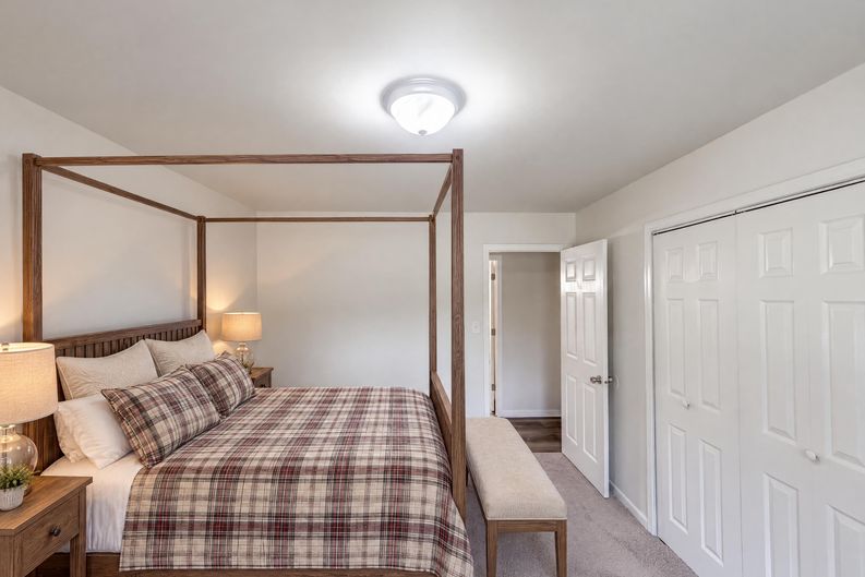 Photo 16 of 26 of 1502 W Meadowview Rd, Greensboro, NC