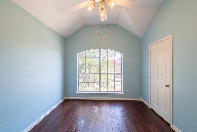 Photo 15 of 22 of 3606 Fairlands Dr, Richardson, TX