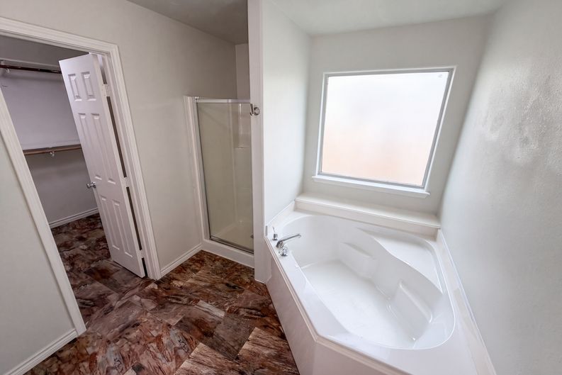 Photo 12 of 21 of 9002 Barracuda Dr, Texas City, TX