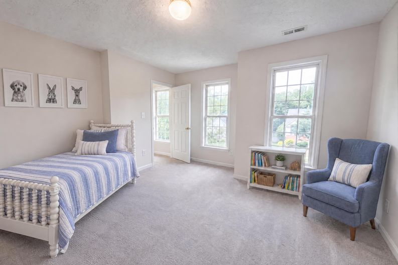 Photo 9 of 18 of 3358 Neptune Dr, Raleigh, NC