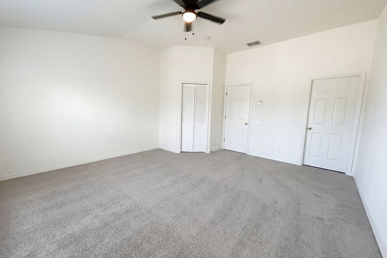 Photo 4 of 26 of 4126 Key Thatch Dr, Tampa, FL