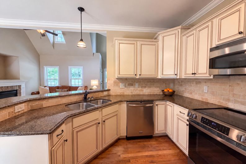 Photo 7 of 25 of 5474 Alamo Dr, Winston Salem, NC