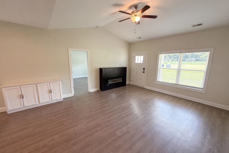 Photo 7 of 16 of 7825 Medlin Rd, Monroe, NC