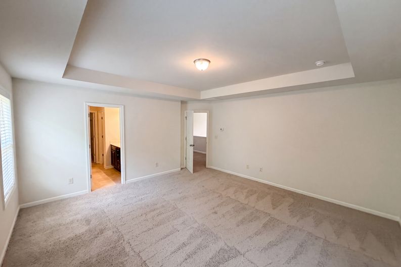 Photo 4 of 34 of 821 Walnut Woods Dr, Braselton, GA