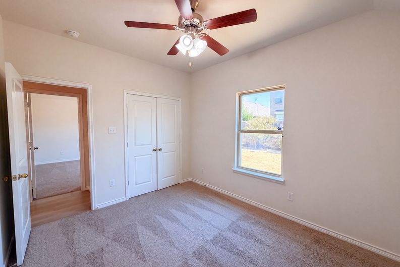 Photo 11 of 16 of 5558 Yarborough Dr, Forney, TX