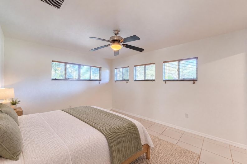 Photo 25 of 43 of 3705 Malec Cir, Sarasota, FL