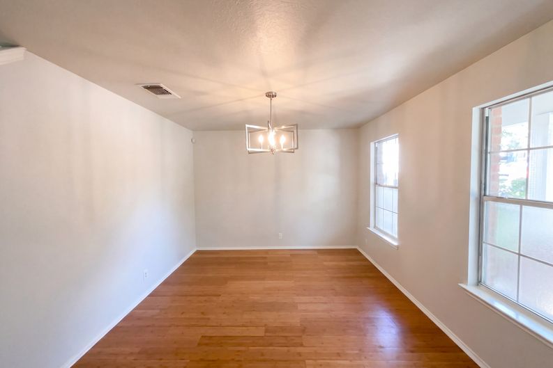 Photo 6 of 24 of 10155 Cedarcliff, San Antonio, TX
