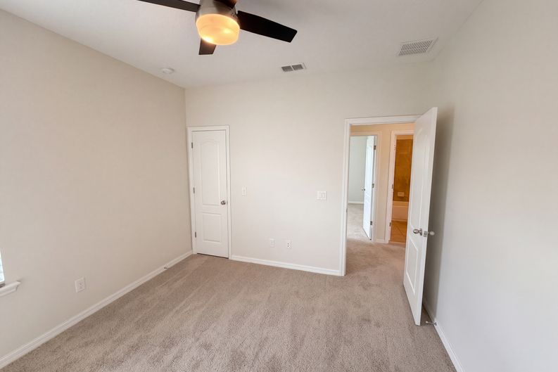 Photo 19 of 39 of 8231 Laureate Blvd, Orlando, FL