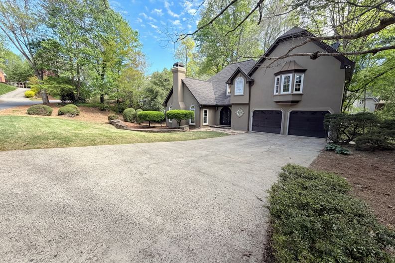 Photo 8 of 58 of 984 Forest Pond Ct, Marietta, GA