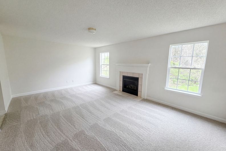 Photo 3 of 19 of 6620 Iron Brigade Ln, Charlotte, NC