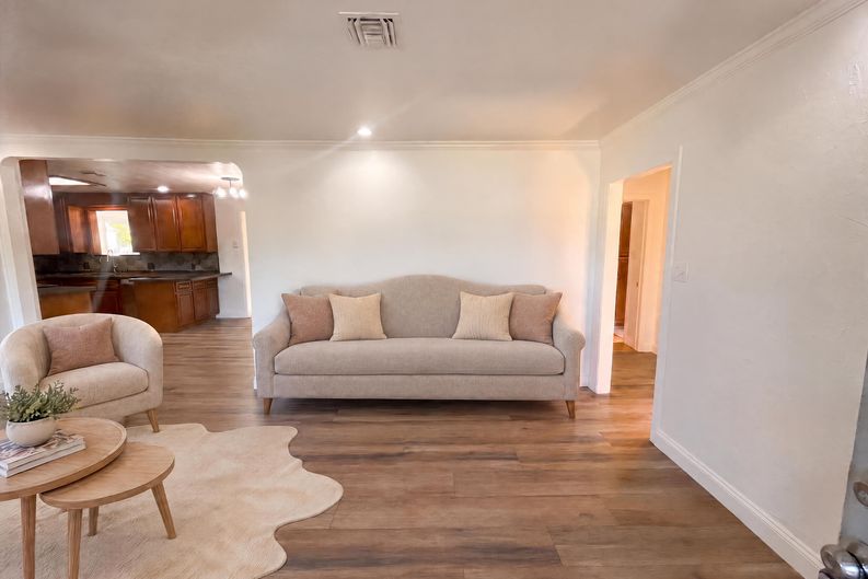 Photo 6 of 29 of 3450 Sierra View Ln, Sacramento, CA