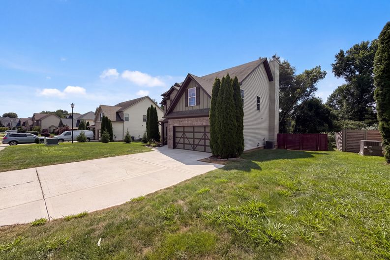 Photo 38 of 44 of 791 W Glenview Dr, Lenoir City, TN
