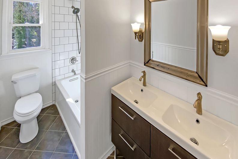 Photo 6 of 19 of 7401 Limerick Dr, Charlotte, NC