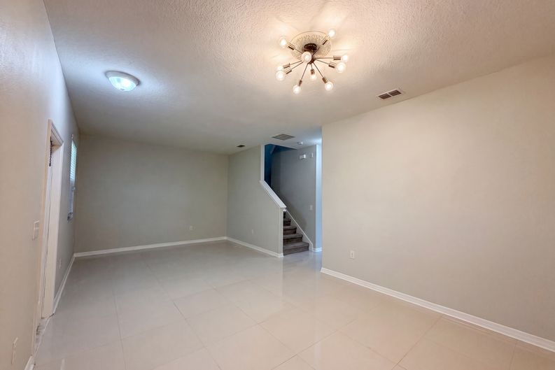 Photo 7 of 26 of 1308 Seburn Rd, Apopka, FL