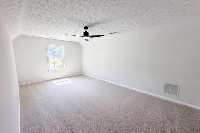 Photo 16 of 35 of 1396 Bramlett Forest Ct, Lawrenceville, GA