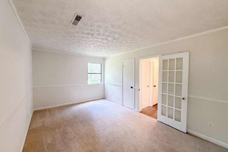 Photo 6 of 25 of 3808 Shane Ct, Ellenwood, GA