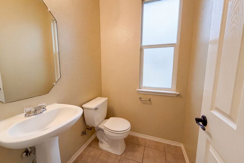 Photo 14 of 24 of 6206 Suellen Ln, Killeen, TX