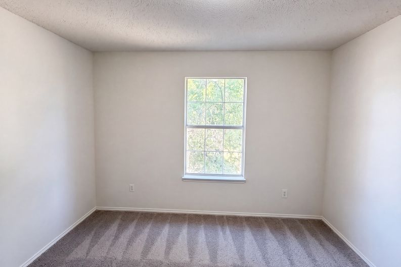 Photo 18 of 24 of 441 Longshore Dr, Little Elm, TX