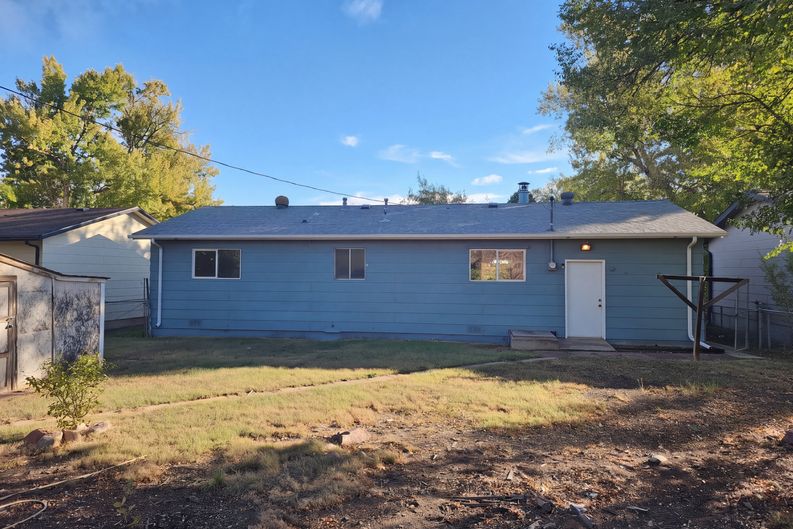 Photo 5 of 19 of 1136 Cambridge Ave, Colorado Springs, CO