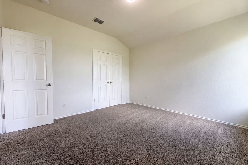 Photo 14 of 21 of 3765 Columbia Dr, Cibolo, TX