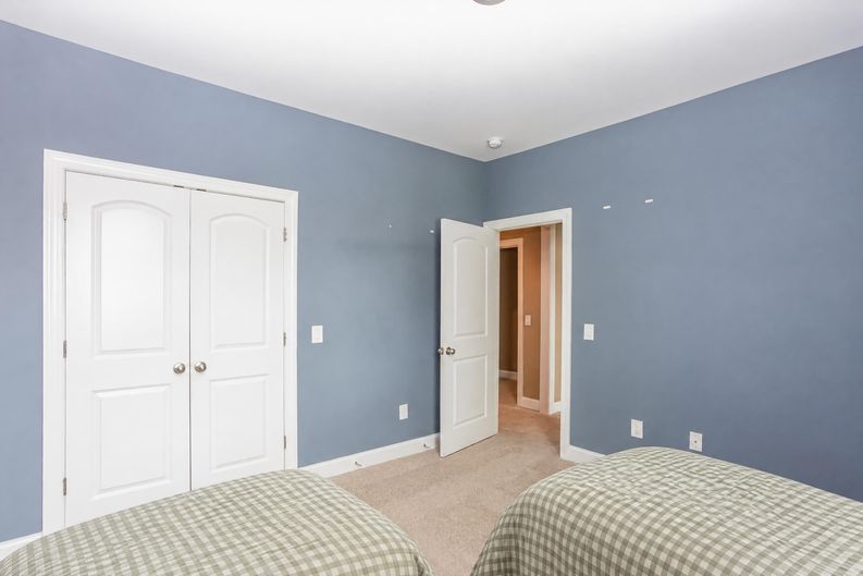 Photo 19 of 37 of 205 N Centurion Ln, Mount Holly, NC