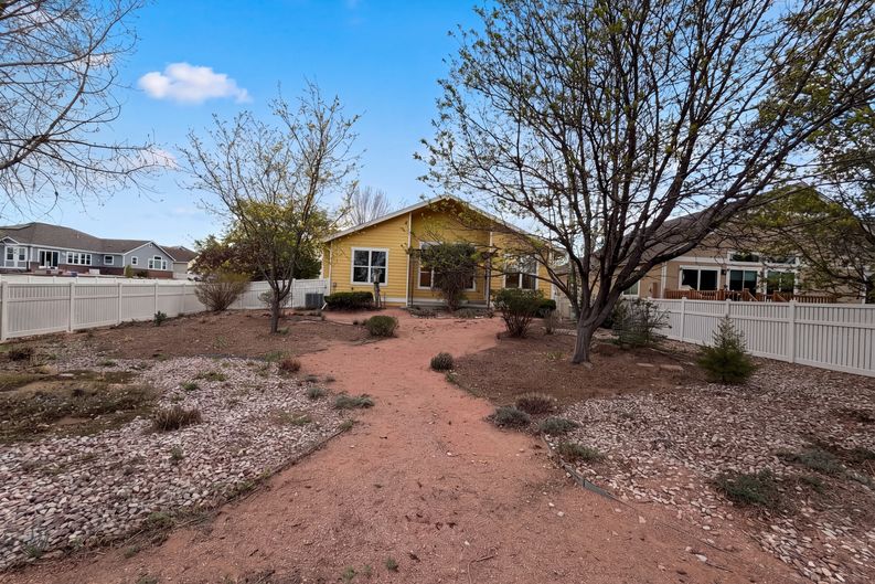 Photo 5 of 42 of 10184 Ferncrest St, Firestone, CO
