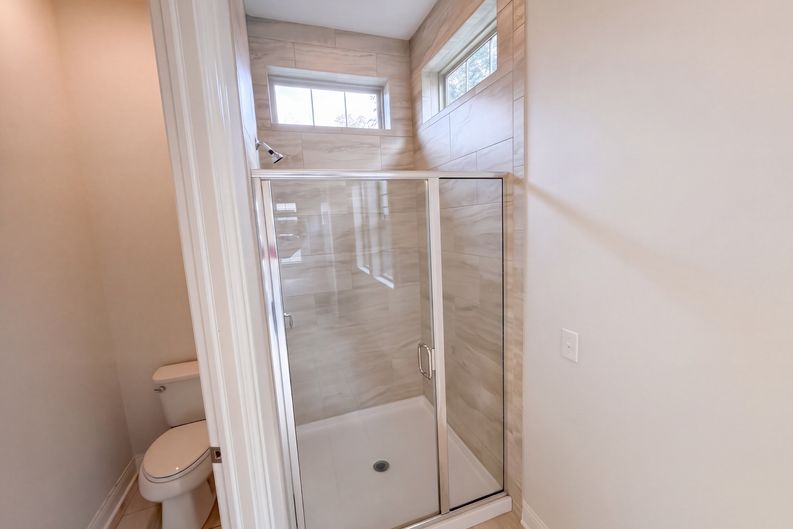 Photo 18 of 37 of 4230 Troutbrook Dr, Dublin, OH