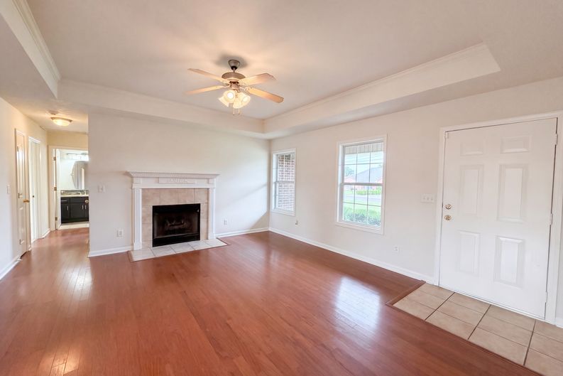 Photo 8 of 22 of 8018 Valencia Dr, Smyrna, TN
