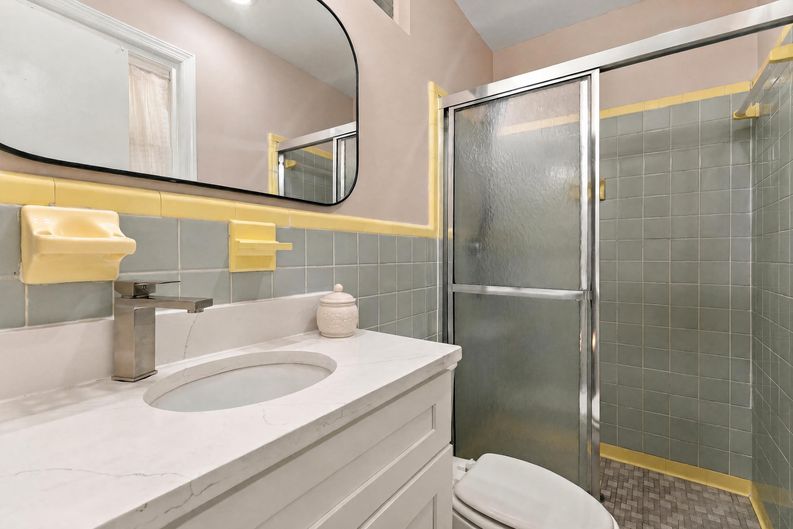 Photo 10 of 20 of 8706 Braeburn Dr, Annandale, VA
