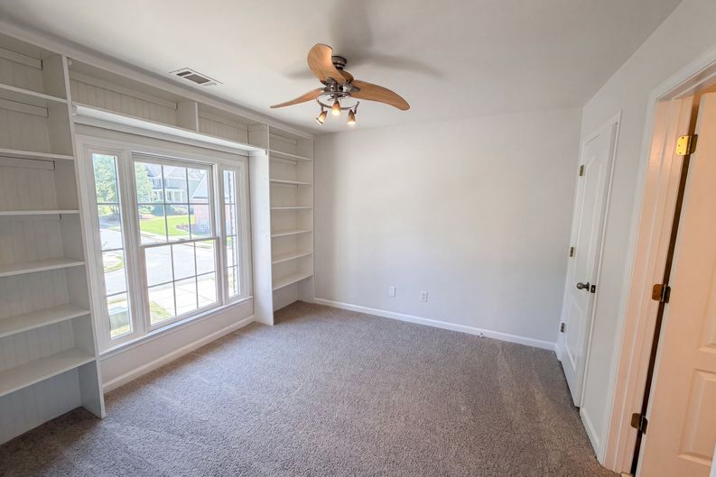 Photo 13 of 23 of 861 Windsor Creek Dr, Grayson, GA
