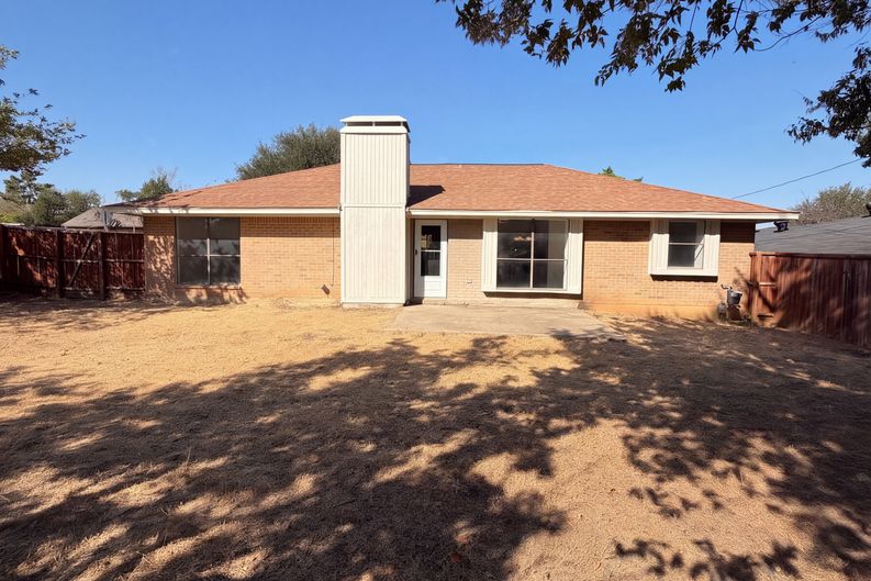 Photo 5 of 14 of 8724 Cameron Rd, Frisco, TX