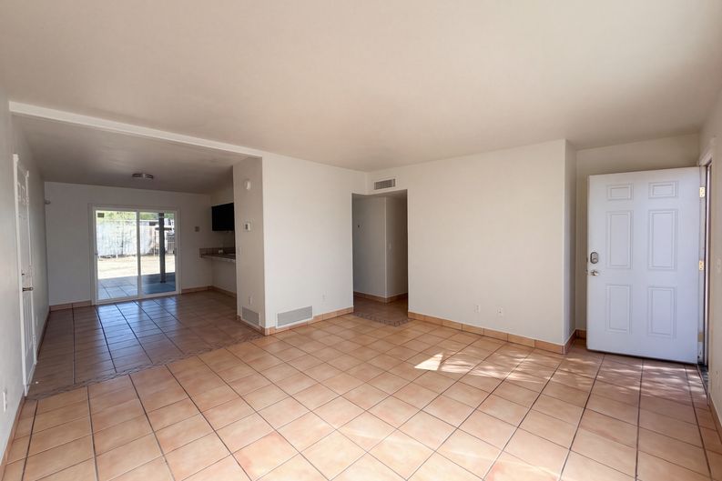 Photo 9 of 26 of 5349 S Greenway Dr, Tucson, AZ