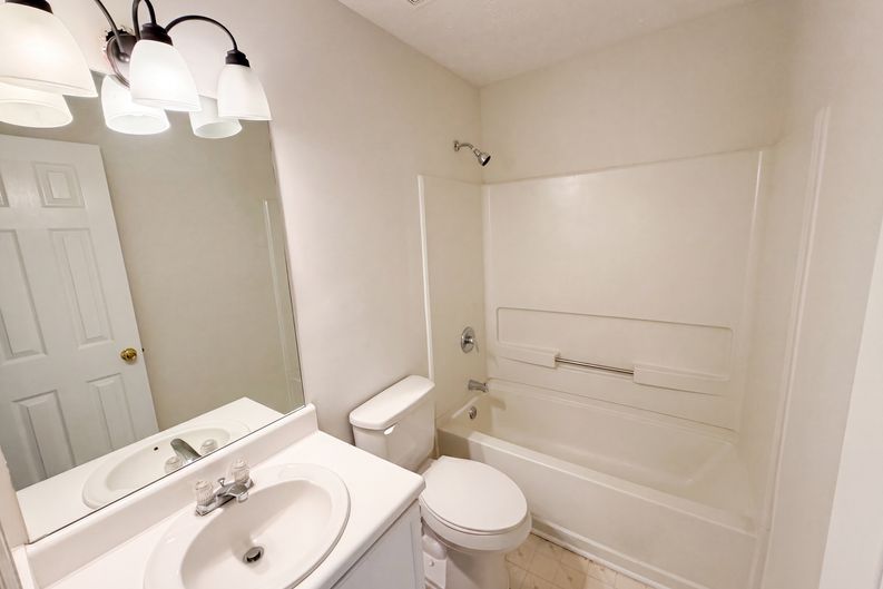 Photo 30 of 50 of 1800 Ivy Stone Ct, Buford, GA