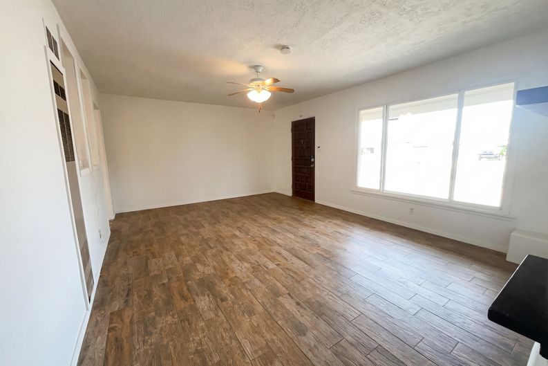 Photo 3 of 18 of 8112 Princess Jeanne Ave NE, Albuquerque, NM