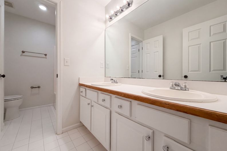 Photo 6 of 30 of 2298 Camden Dr SW, Marietta, GA