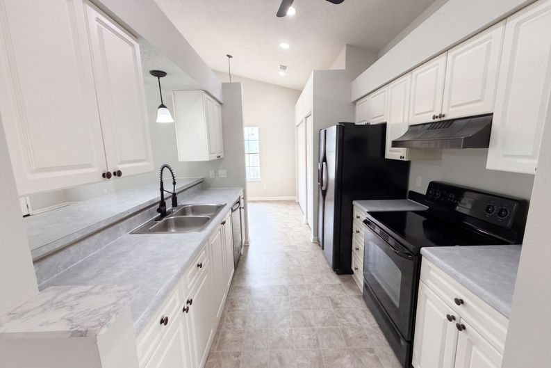Photo 7 of 50 of 305 Pebble Creek Ct, West Columbia, SC