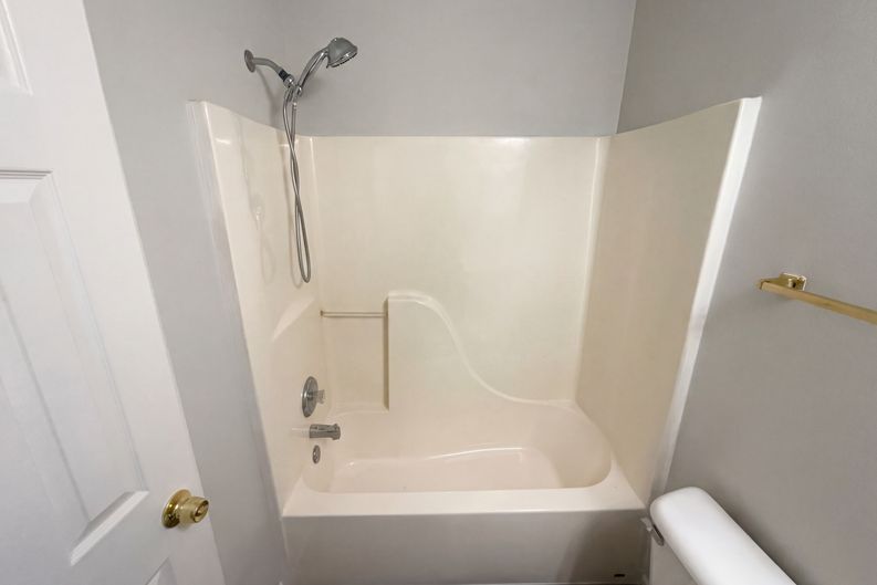 Photo 19 of 24 of 4925 Pembridge Dr, Indianapolis, IN