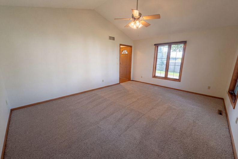 Photo 6 of 19 of 441 S Elm St, Waconia, MN