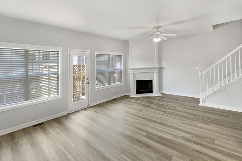 Photo 18 of 52 of 1622 Halliard Dr, Lawrenceville, GA