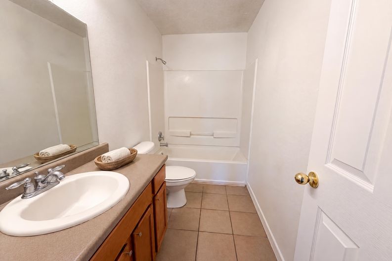 Photo 14 of 22 of 2516 Milagro Ridge Ct NE, Rio Rancho, NM