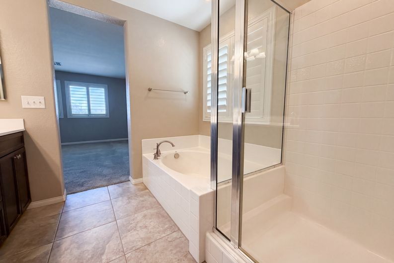 Photo 11 of 22 of 7963 Zuma Beach Ct, Las Vegas, NV