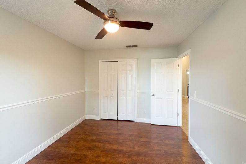 Photo 9 of 18 of 1696 Chatham Cir, Apopka, FL