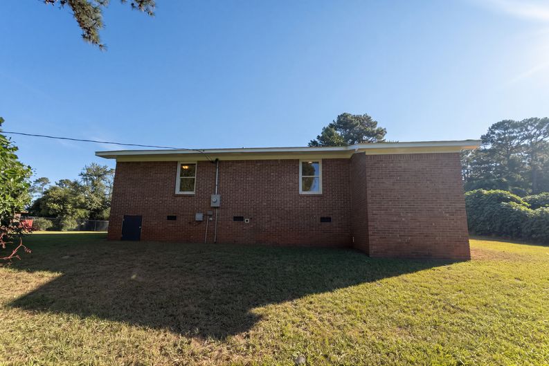 Photo 5 of 16 of 219 Honeysuckle Ln, Winnsboro, SC