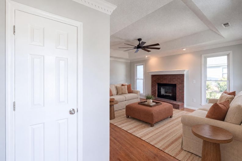 Photo 3 of 37 of 153 Courtney Oak Dr, West Columbia, SC